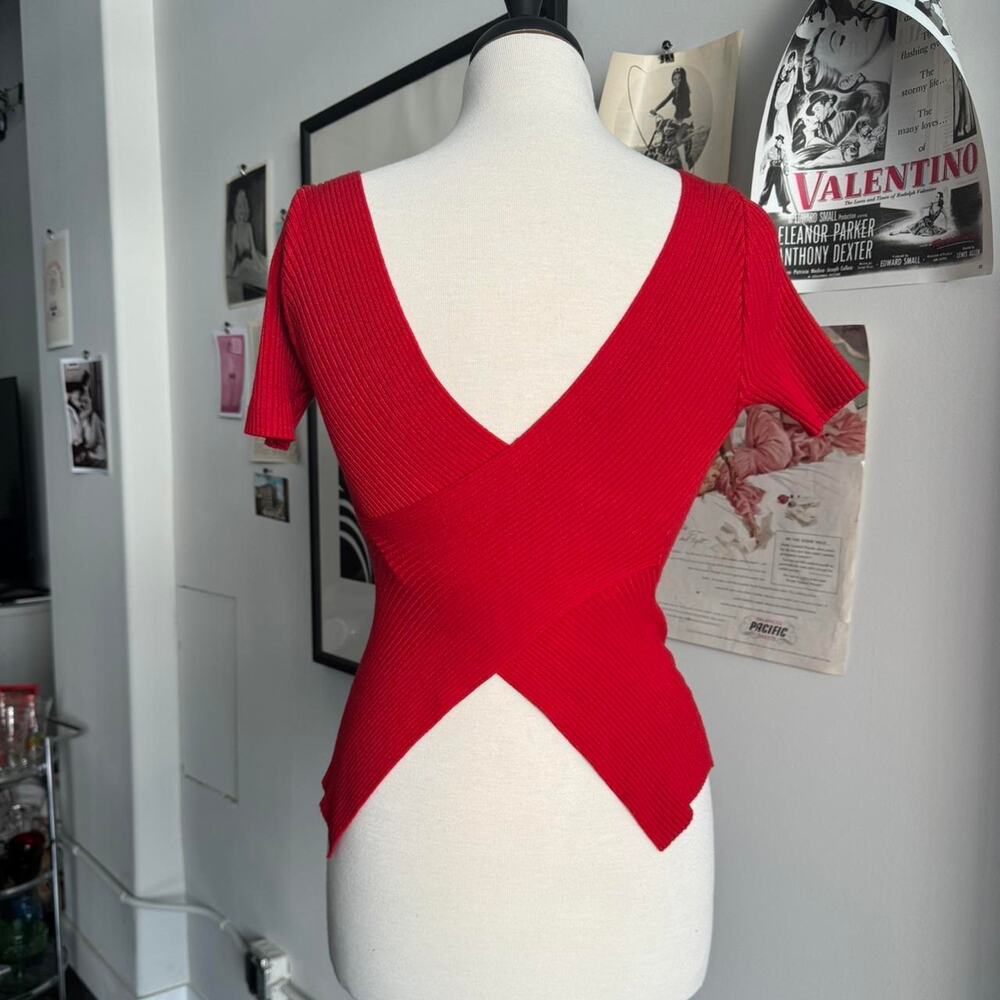 Stretchy rib knit cross